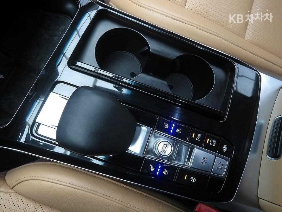 2021 - kia k7