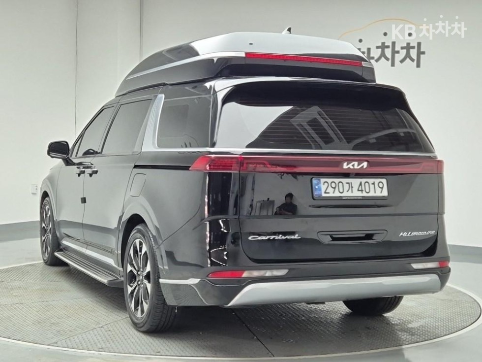 2021 - kia carnival