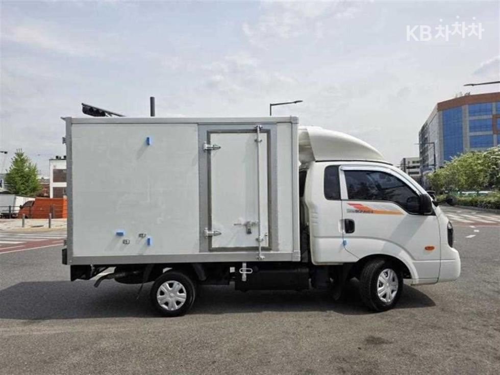 2017 - kia bongo iii