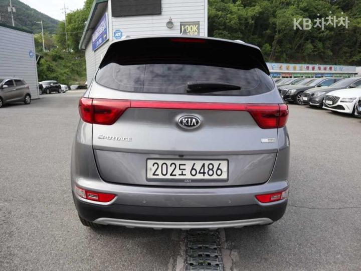 Kia Sportage Diesel 2.0 2WD Prestige 9