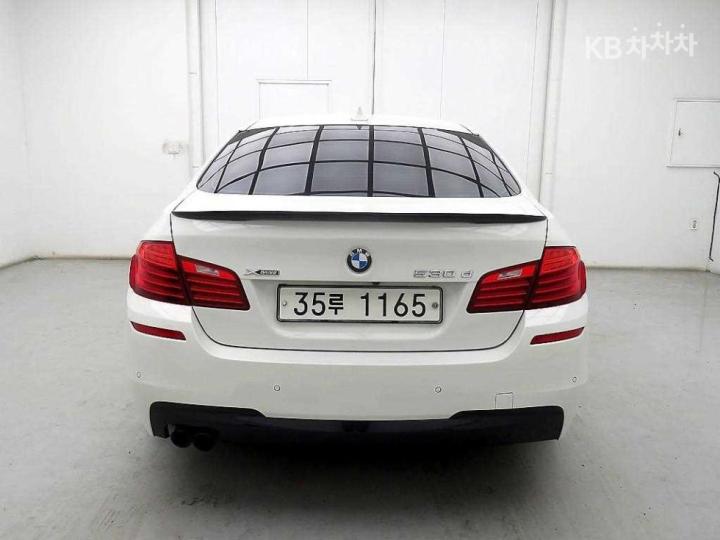 BMW 5 Series New 530xd 4