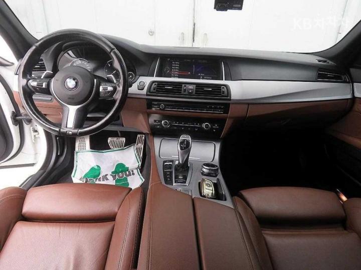 BMW 5 Series New 530xd 9