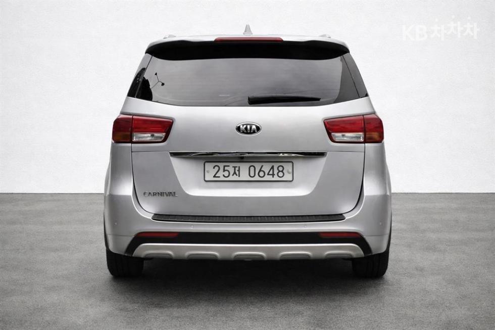 2017 - kia carnival