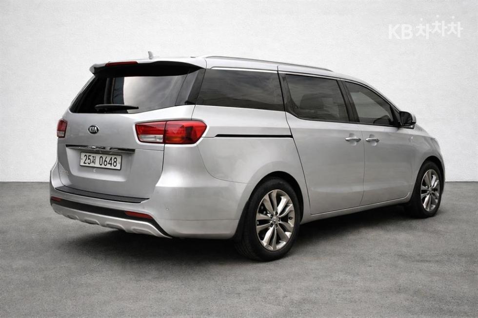 2017 - kia carnival