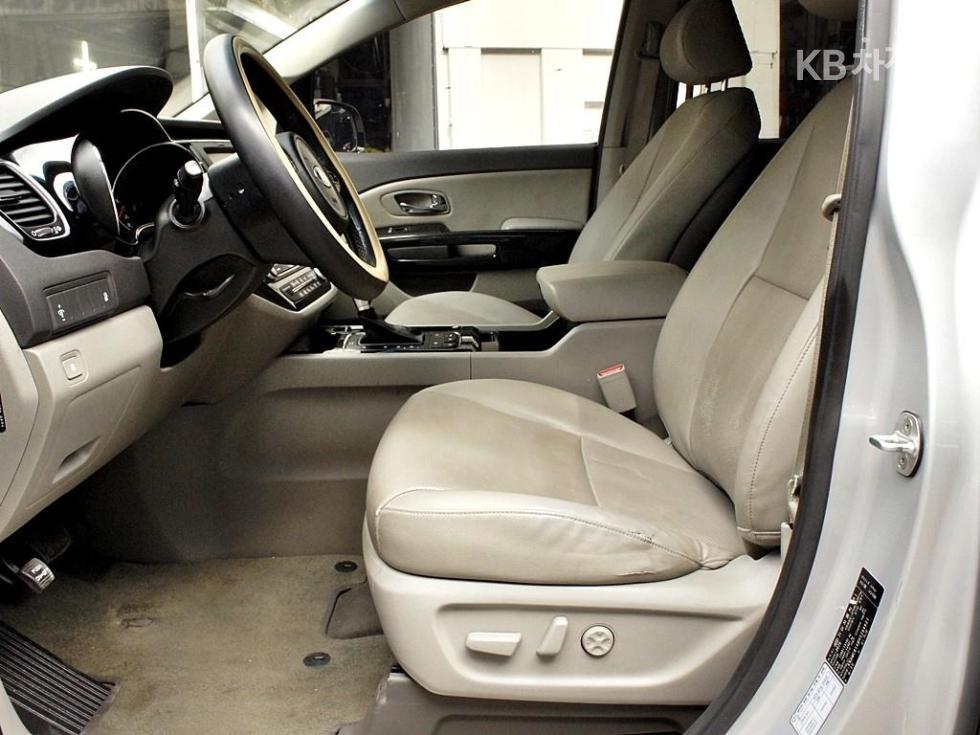 2017 - kia carnival