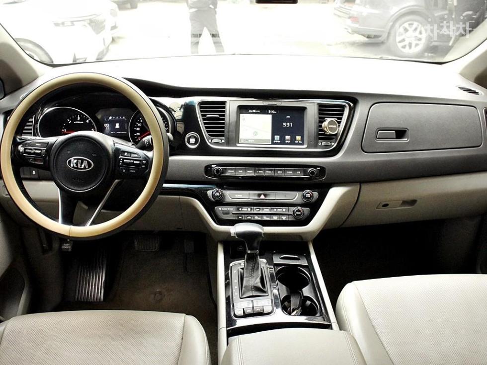 2017 - kia carnival