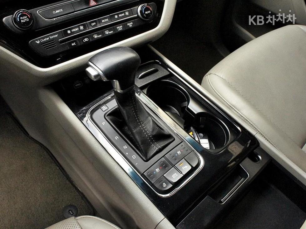 2017 - kia carnival