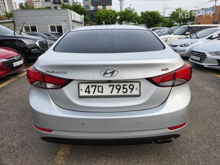 Hyundai Avante 1.6 GDi Modern Base Type 5