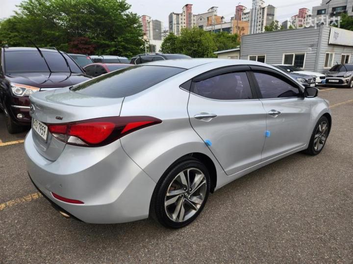 Hyundai Avante 1.6 GDi Modern Base Type 6