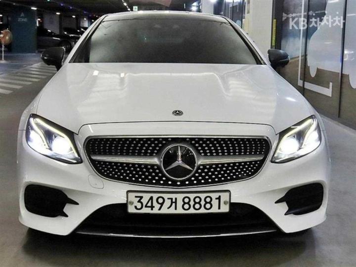 Mercedes-Benz E-Class W213 E400 COUPE 3