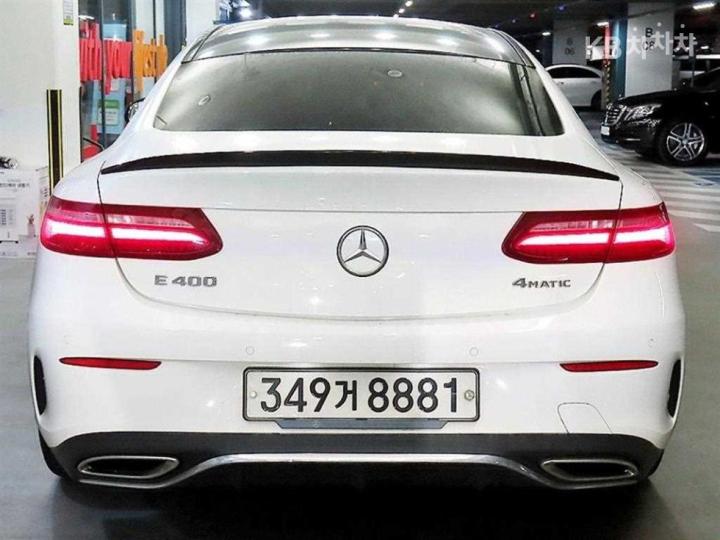 Mercedes-Benz E-Class W213 E400 COUPE 6