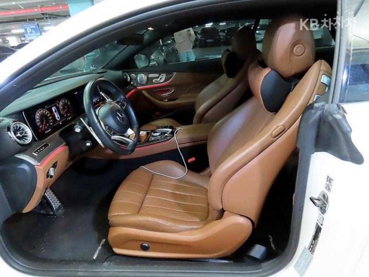 Mercedes-Benz E-Class W213 E400 COUPE 7