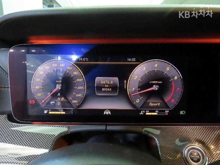 Mercedes-Benz E-Class W213 E400 COUPE 10
