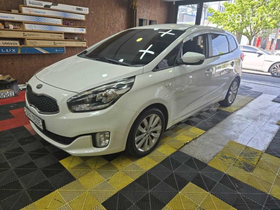 Kia Carens — miniaturë 2