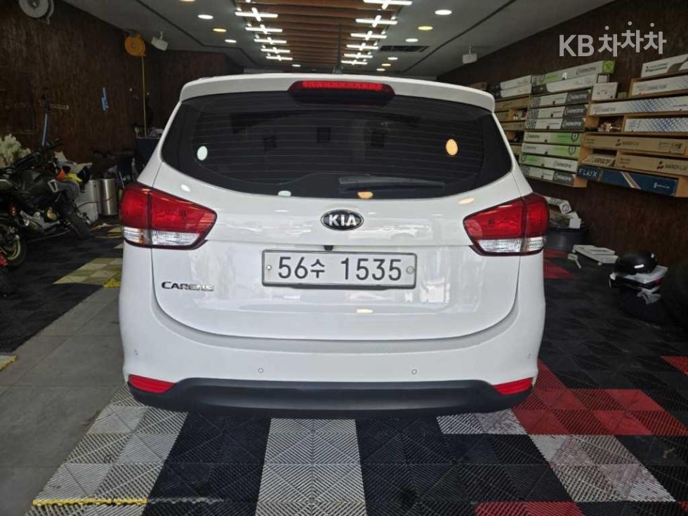 Kia Carens — miniaturë 3