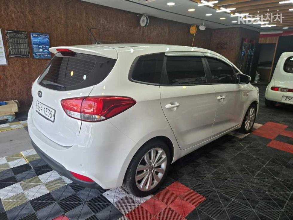 Kia Carens — miniaturë 4