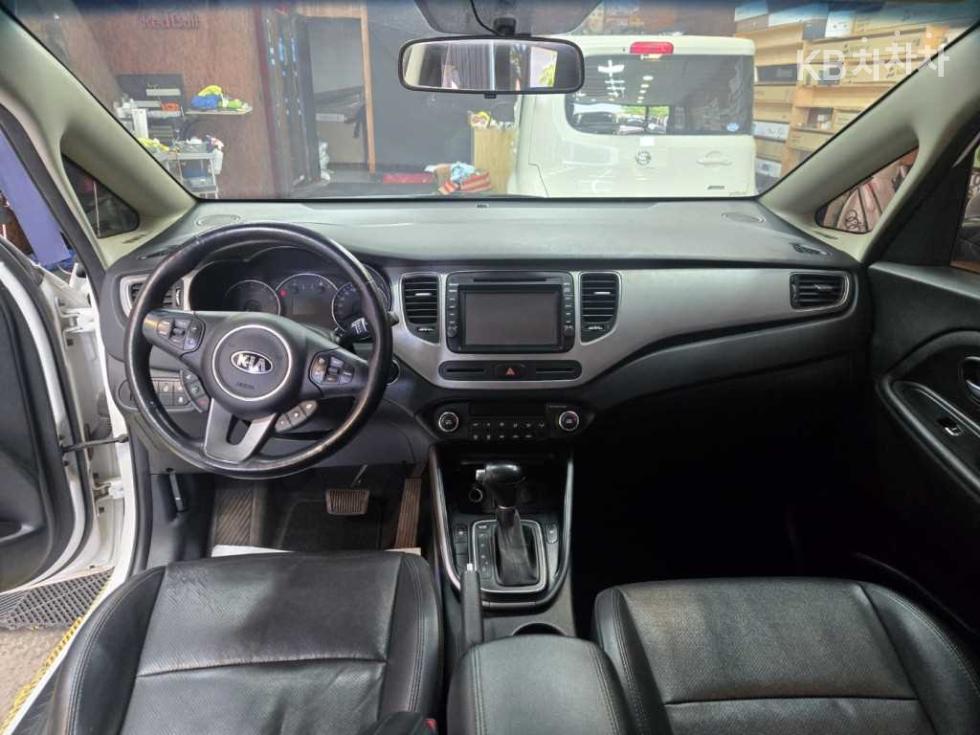 Kia Carens — miniaturë 7
