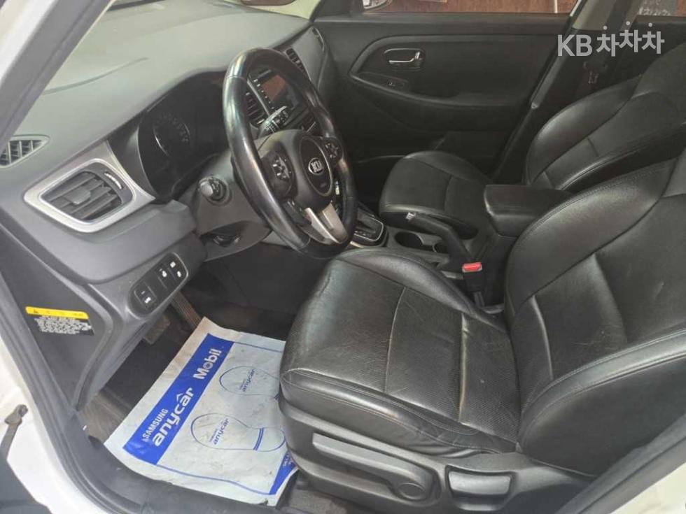 Kia Carens — miniaturë 8