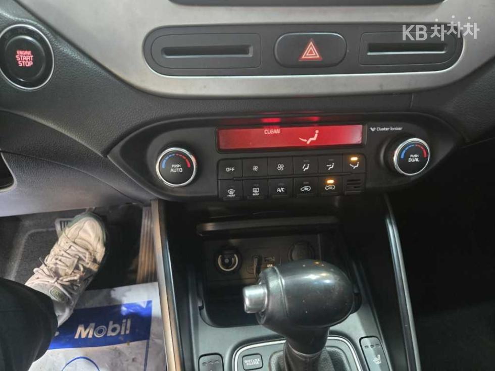 Kia Carens — miniaturë 13