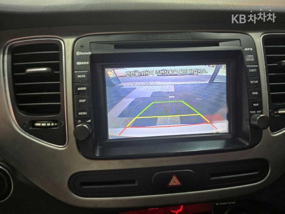 Kia Carens — miniaturë 15