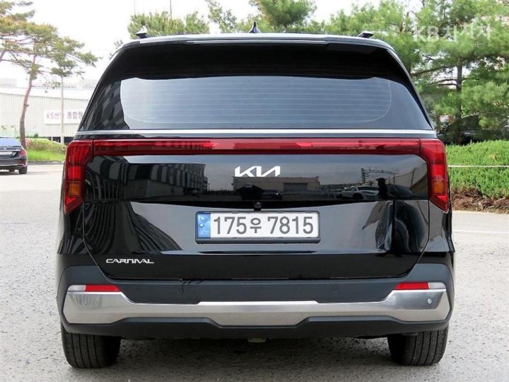 Kia Carnival G3.5 GDI Signature 5