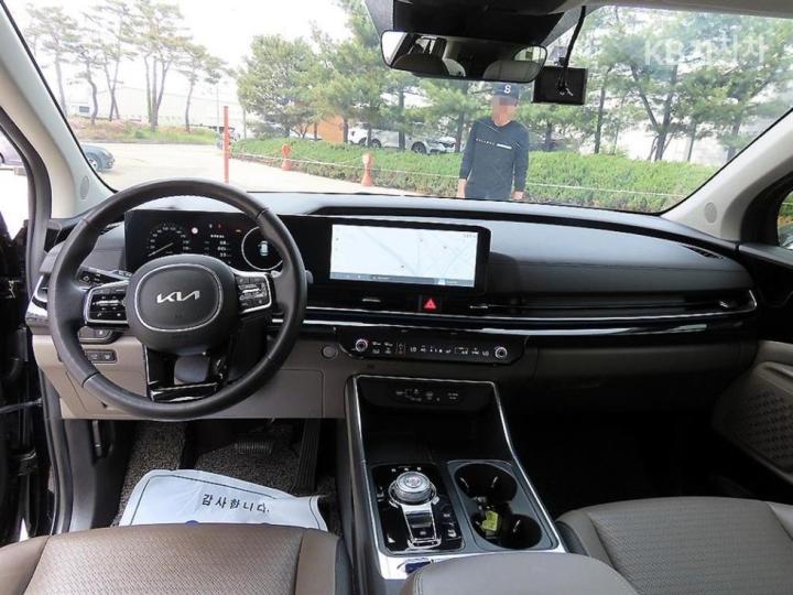 Kia Carnival G3.5 GDI Signature 9