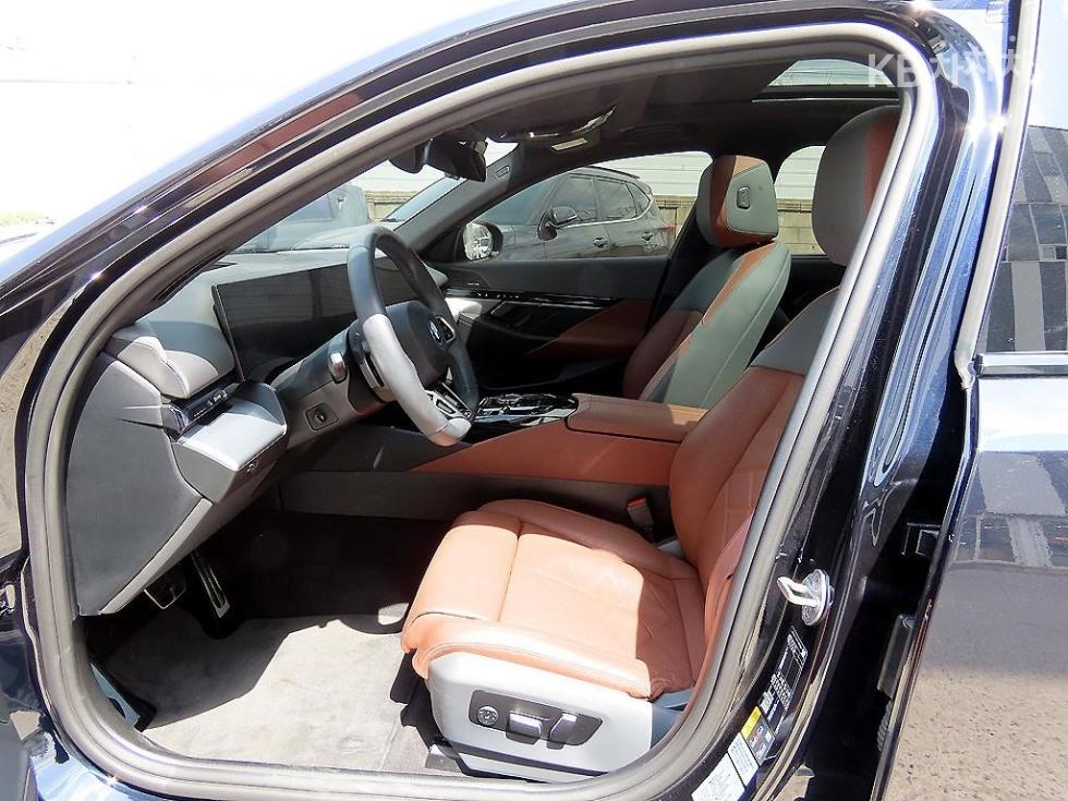 2024 - bmw i5