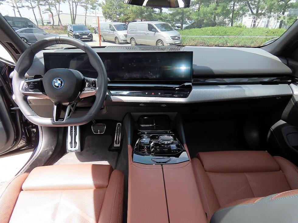 2024 - bmw i5
