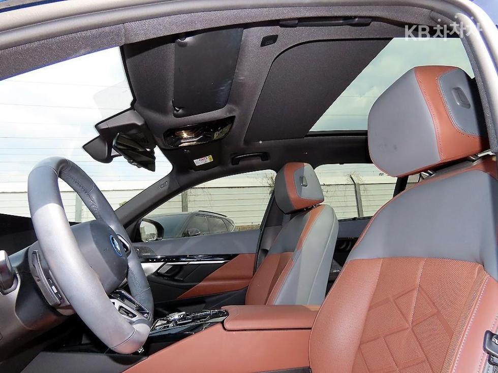 2024 - bmw i5
