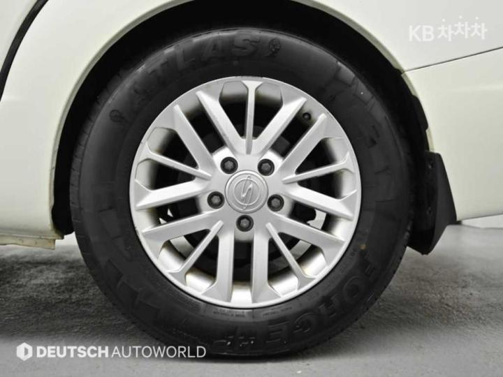 KG Mobility (Ssangyong) Korando Turismo 4WD GT 6