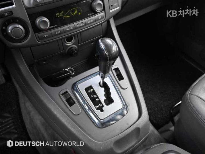 KG Mobility (Ssangyong) Korando Turismo 4WD GT 10