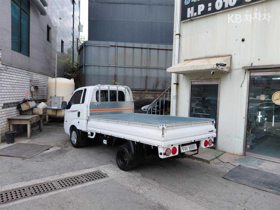 2022 - kia bongo iii