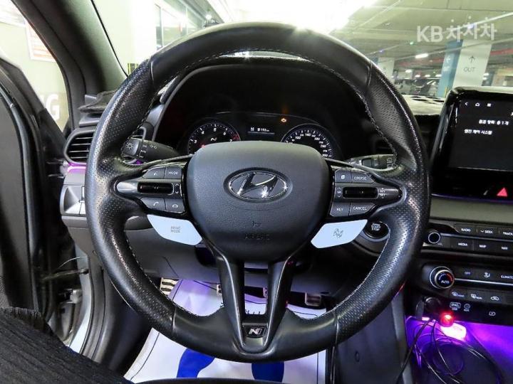 Hyundai Veloster N 2.0 T-GDi 9