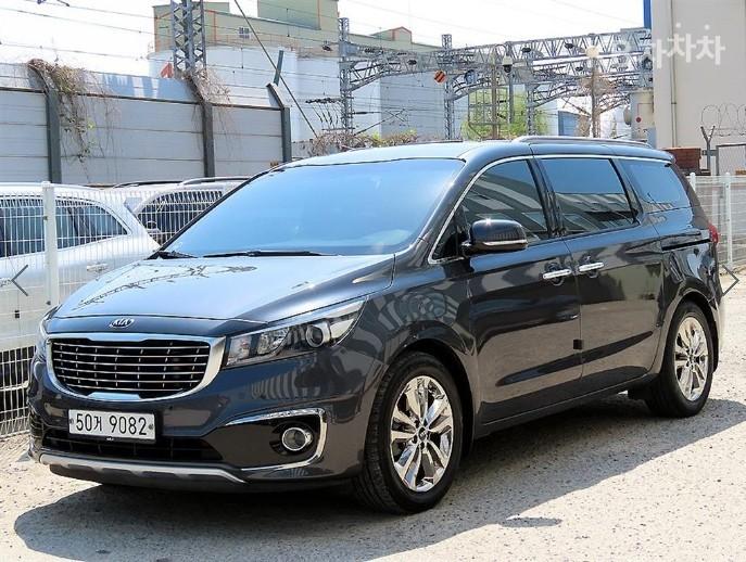 Kia Carnival 2.2 Diesel Prestige 3