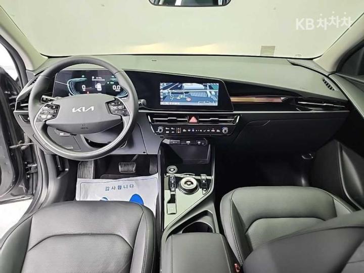 Kia Niro The 1.6 HEV Prestige 8