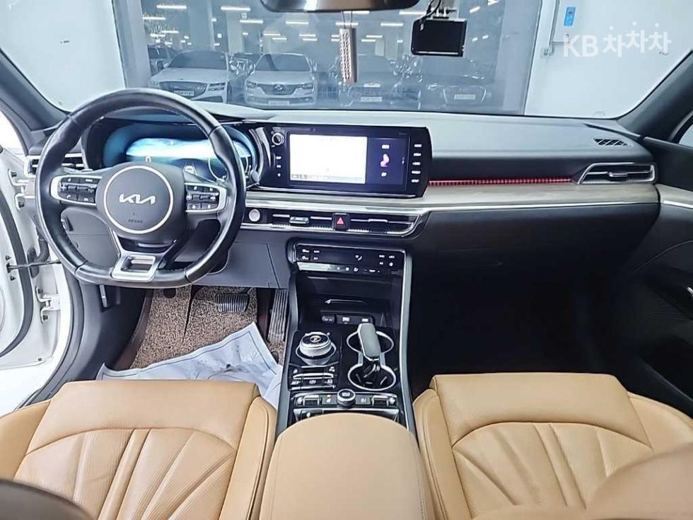 2022 - kia k5
