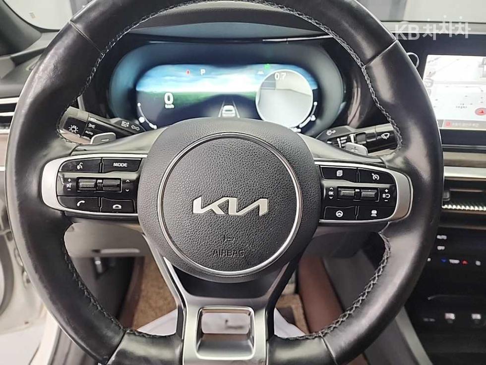 2022 - kia k5