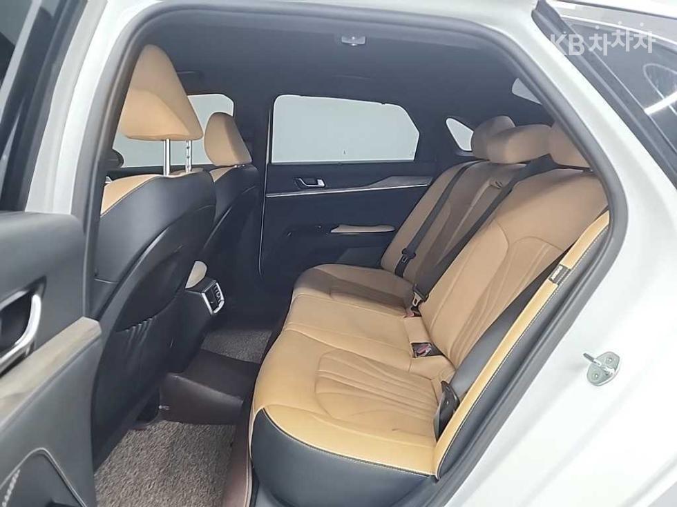 2022 - kia k5