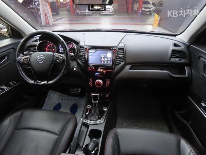 KG Mobility (Ssangyong) Tivoli Air 2WD IX 6