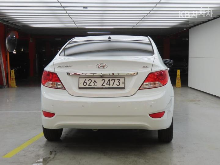 Hyundai Accent New 1.6 GDi Modern 4