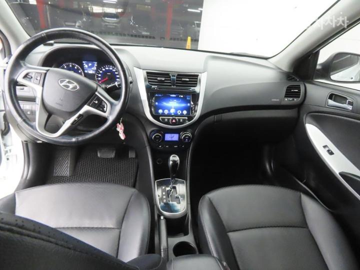 Hyundai Accent New 1.6 GDi Modern 8