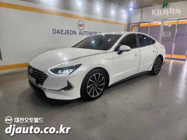 Hyundai Sonata DN8 2.0 Premium Family 3