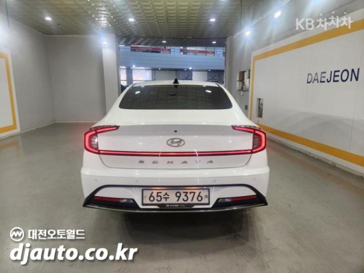 Hyundai Sonata DN8 2.0 Premium Family 5