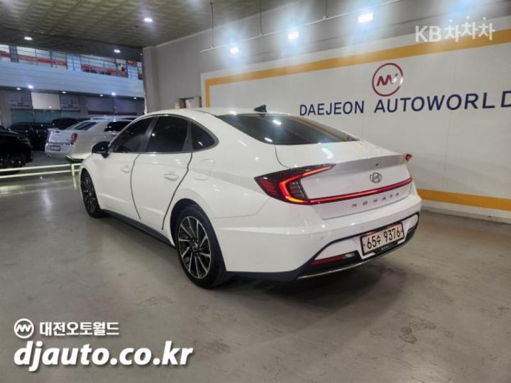 Hyundai Sonata DN8 2.0 Premium Family 7