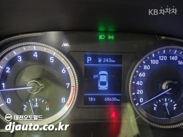 Hyundai Sonata DN8 2.0 Premium Family 8