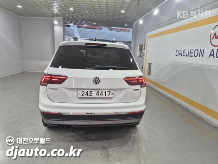 Volkswagen Tiguan 2.0 TDI 4Motion Prestige 5