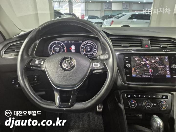 Volkswagen Tiguan 2.0 TDI 4Motion Prestige 8