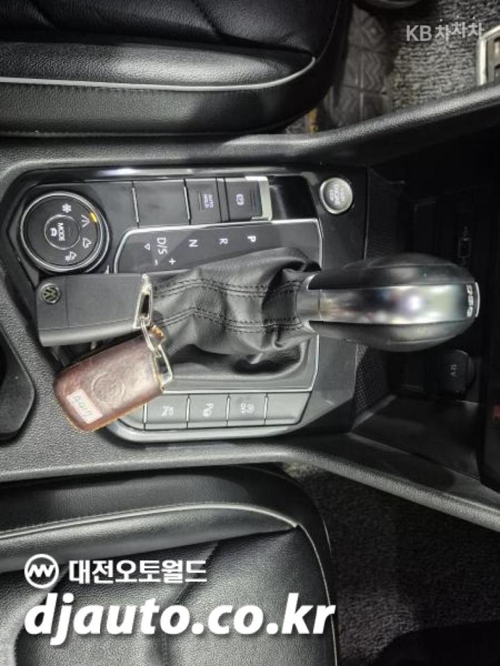 Volkswagen Tiguan 2.0 TDI 4Motion Prestige 10