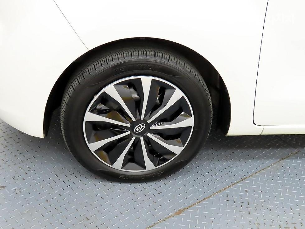 2022 - kia ray