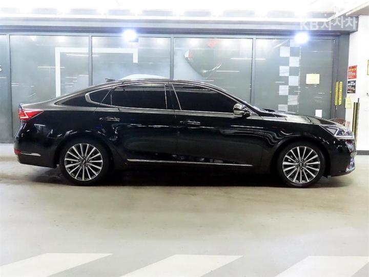 Kia K7 — miniaturë 3